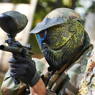 Comment réserver un terrain de paintball pour un anniversaire?